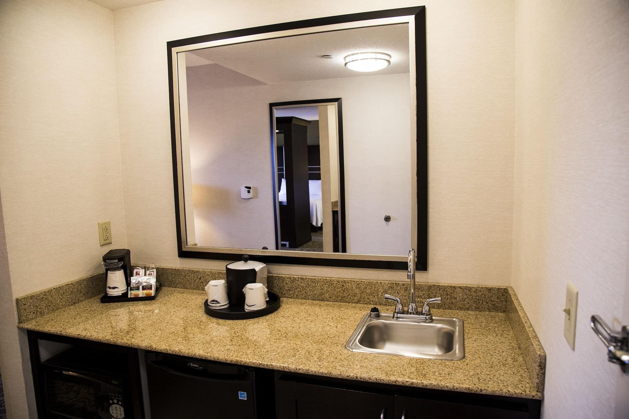 Hampton Inn & Suites Sharon West Middlesex Exterior foto